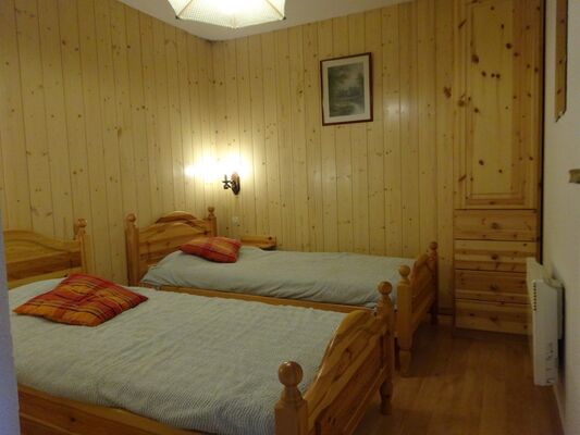 Chambre lits simples Meublé Mme PROCHASSON Nicole Orcières Merlette 1850