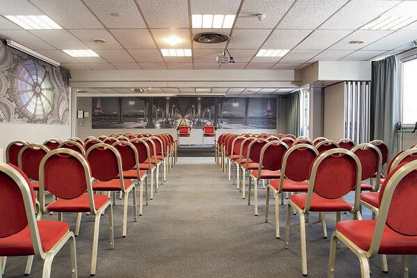 Hotel Alliance Paris Porte de Saint-Ouen 93