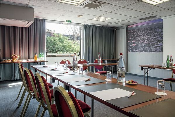 Hotel Alliance Paris Porte de Saint-Ouen 93