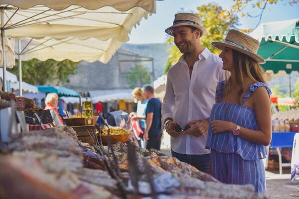 Marché de Bonnieux