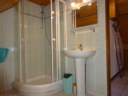 Salle d'eau Meublé Mme CESMAT D Location Ancelle