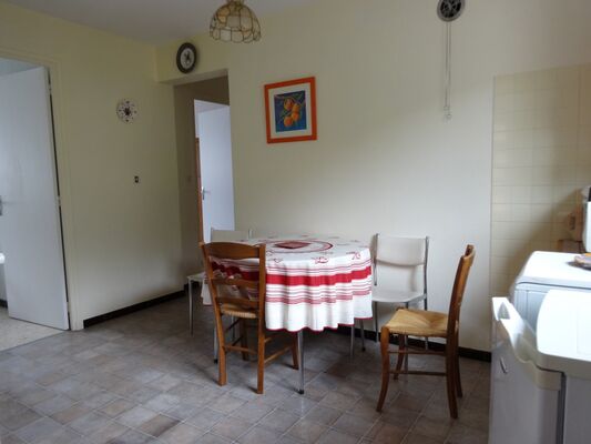 Coin repas Meublé Blanc Gras St Jean St Nicolas