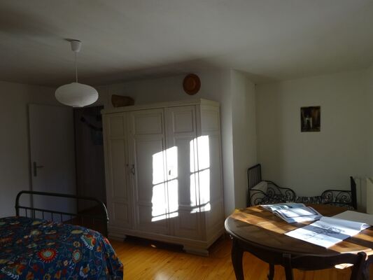 Coin repos Chambre 1 Meublé Mme BEGUIN H Champoléon