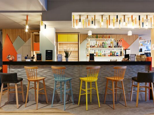 bar