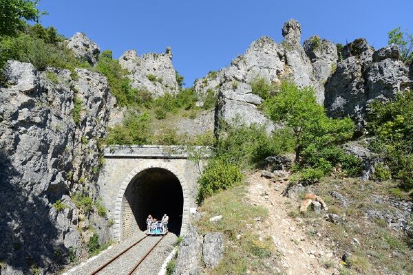 Sur les Rails du Larzac: train touristique et vélorail