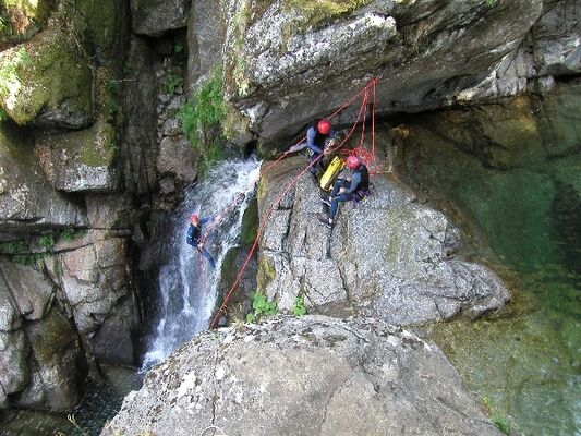 Antipodes Canyoning - Randonnee aquatique