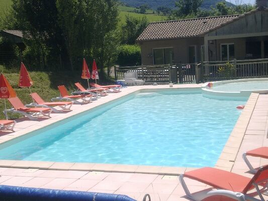 piscine et pataugeoire chauffée du 30 mai au 20 septembre