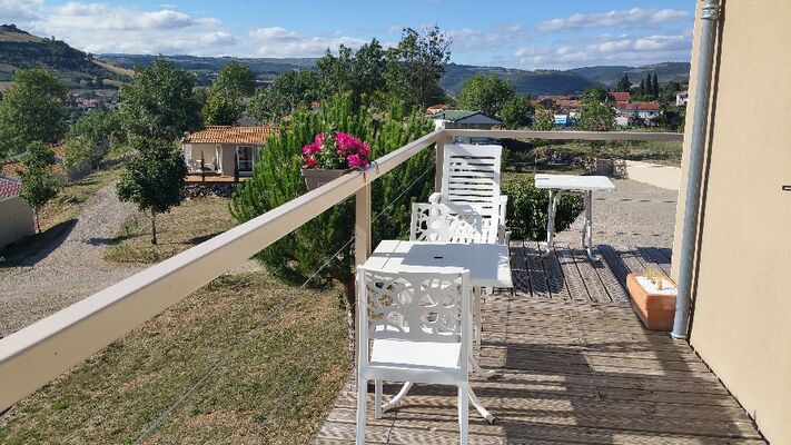 Vue sur Luzençon, terrasse plein sud !