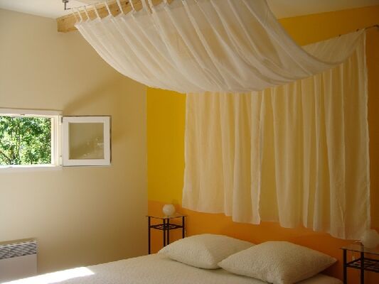 Chambre "La soleillade" - Gîte pour 2 à 4 personnes près de Millau