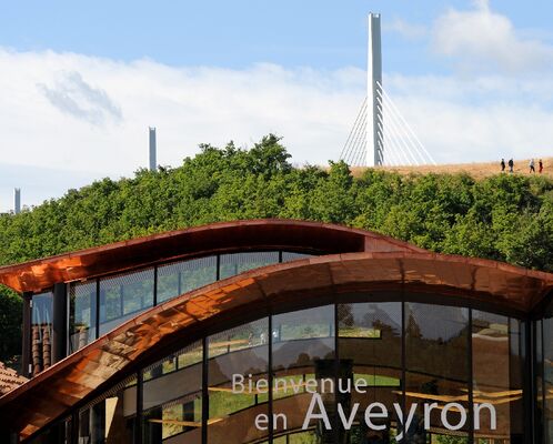 Aire de vision du viaduc de Millau
