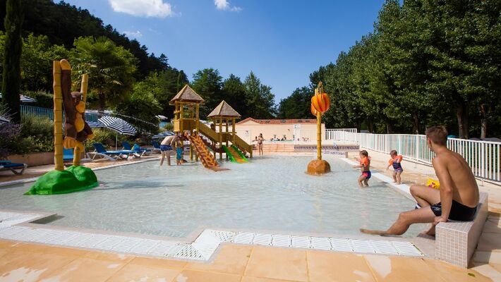 CAMPING LE PEYRELADE