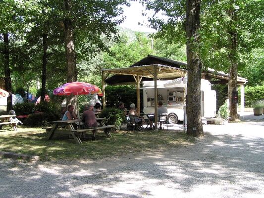 CAMPING LES PEUPLIERS