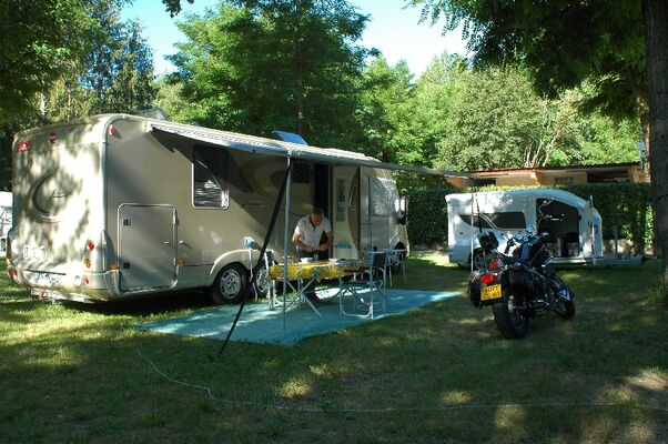 CAMPING SAINT LAMBERT, emplacement XXL