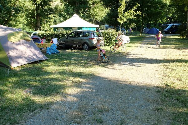 CAMPING SAINT LAMBERT, emplacement nature