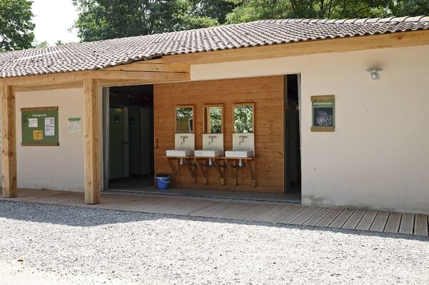 CAMPING HUTTOPIA MILLAU