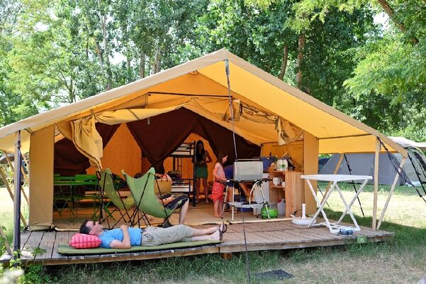 CAMPING HUTTOPIA MILLAU