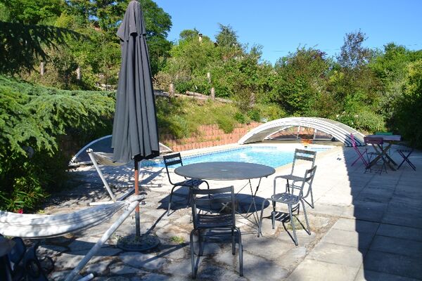 Piscine et terrasse