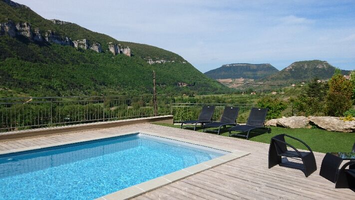 PISCINE VILLA GORGES DU TARN
