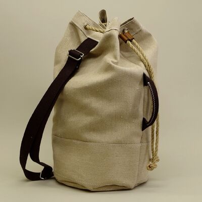 Sac marin en lin naturel cultivé et tissé en France, utilisé pour la fabrication des voiles de la Frégate l'Hermione.