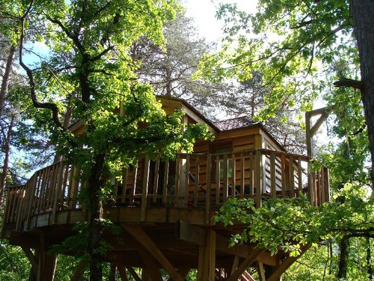 Cabane perchée Candice - Hébergement insolite avec Spa dans le Sud Aveyron