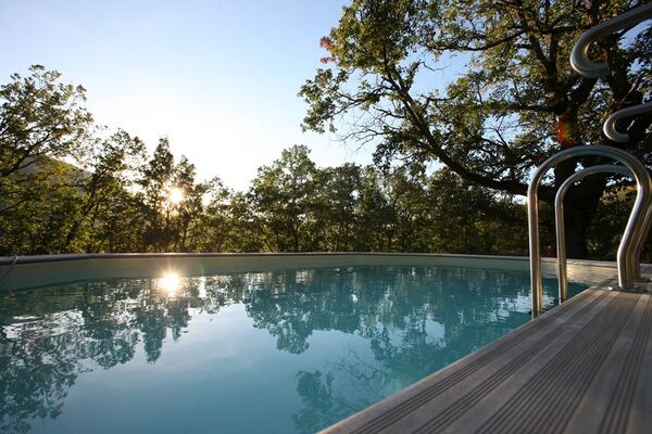 Piscine commune - Location insolite en Aveyron