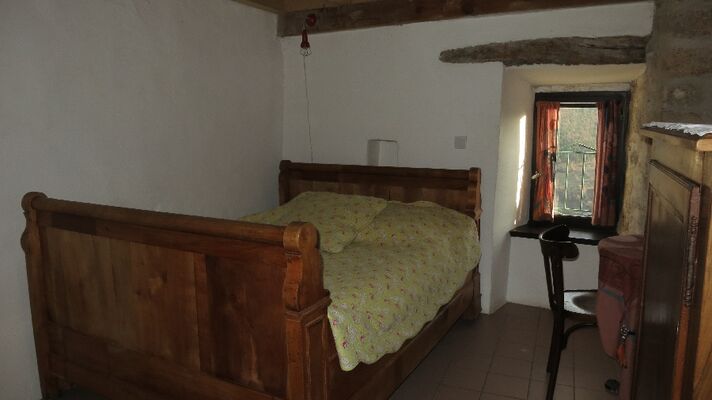Chambre 1 lit 140 cm