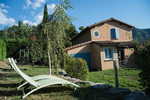 Espace jeux et jardin