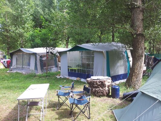 Caravanes/tentes en location Camping Brudy-Brudy Plage**