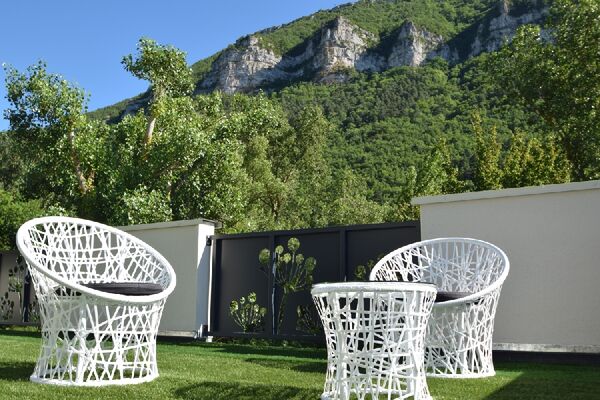 terrasse sur toit panoramique avec vue imprenable sur les Gorges du Tarn et la rivière