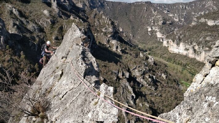 Roc Aiguille Zébulon grande voie Tarn