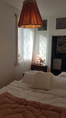 Double bedroom with private bathroom . Suite chambre double salle de bain privee