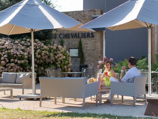 Restaurant - Les Chevaliers - terrasse - Ploërmel - Brocéliande - Bretagne