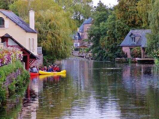 Visites guidées en canoë Montfort au crépuscule