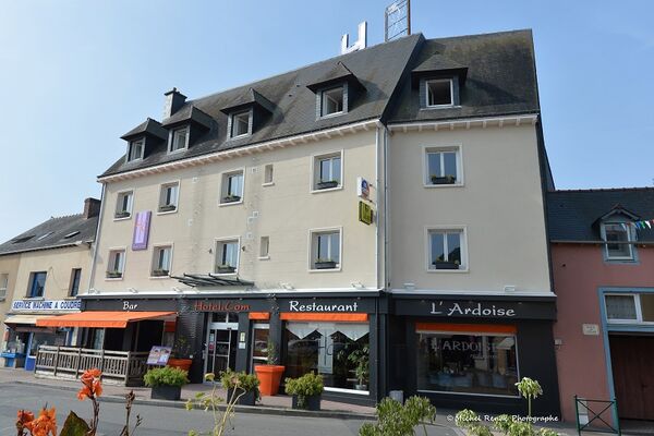 Vue extérieure Hôtel-restaurant Hôtel.com