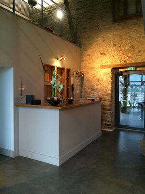 528384_entree-bar