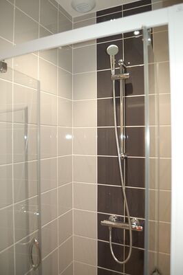 425292_1-rez-de-chausse-douche-681x1024