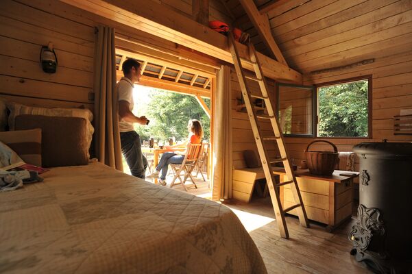 528291_cabane_sur_leau_-_le_bois_a_force_-_cp_pbeltrami_-_mayenne_tourisme_10