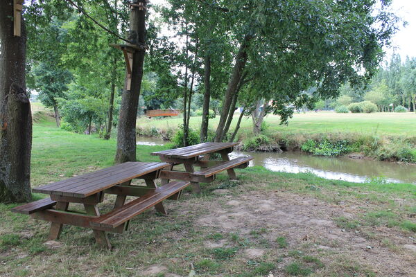 tables-pique-nique-taillis-gorron
