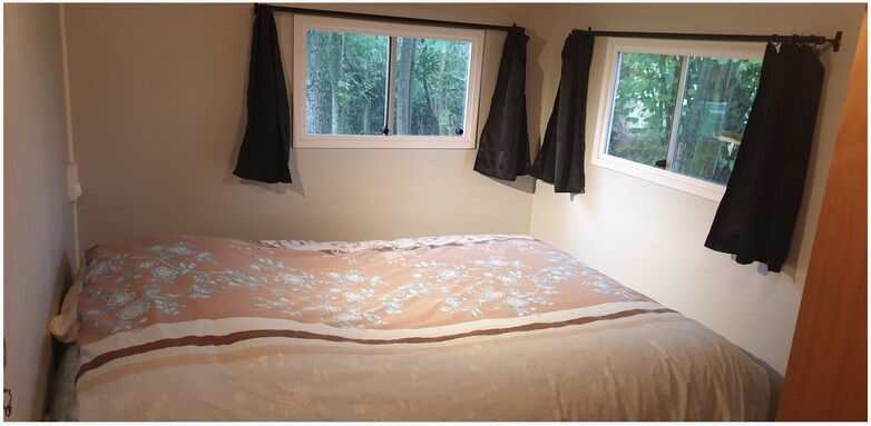 Mobilhome sous le Petit Bois