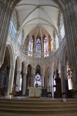 Choeur Basilique Evron