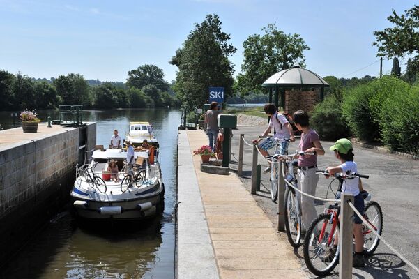 HLO-bateau-habitable-les-canalous-2