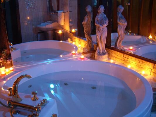 Jacuzzi bleu_Hôtel Oasis 53