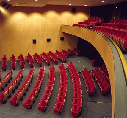 LOI53-cinema-le-majestic-montsurs