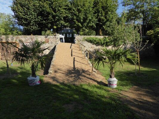 HLO53_CH Hotes le Rocher - jardin du bas