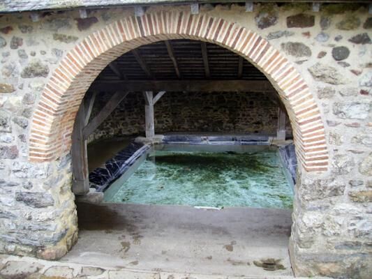 PCU53- Lavoir de Gesnes2