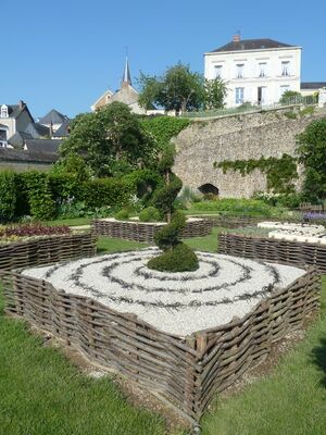 PCU-jardin-medieval-de-la-source (6)