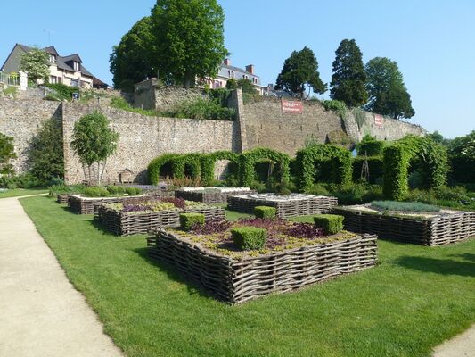 PCU-jardin-medieval-de-la-source (7)