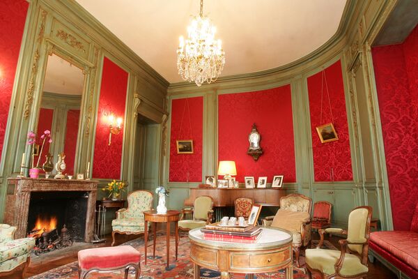 Salon Rouge