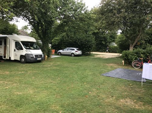 camping du bac ménil verdure tente camping-car vélo francette
