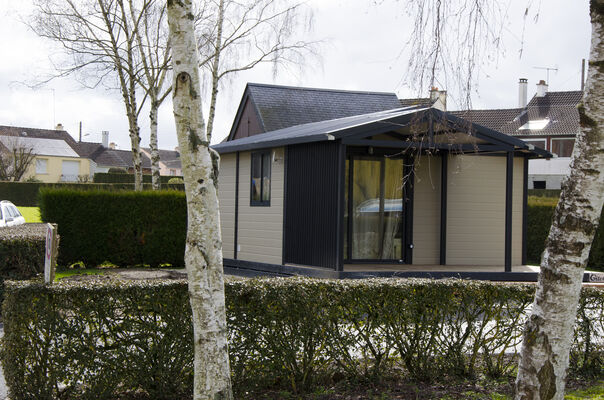 HPA53-chalet-exterieur-terrasse-camping-evron